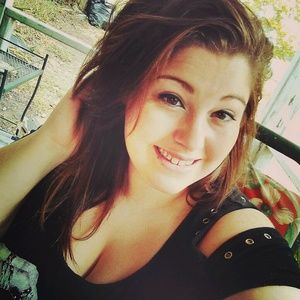 Meet your Posher, Candice